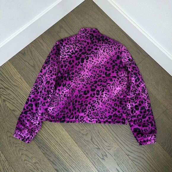 Carlisle Collection Silk Stand Collar Jacket in Fushica Pink Leopard Print - Picture 9 of 12